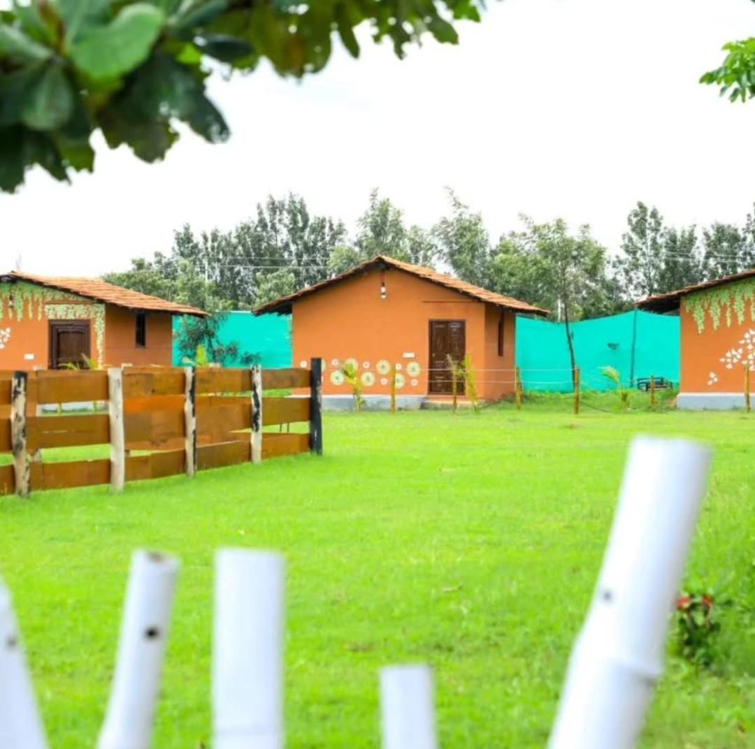 Hotel Dejavoo Gādigarpālya Esterno foto