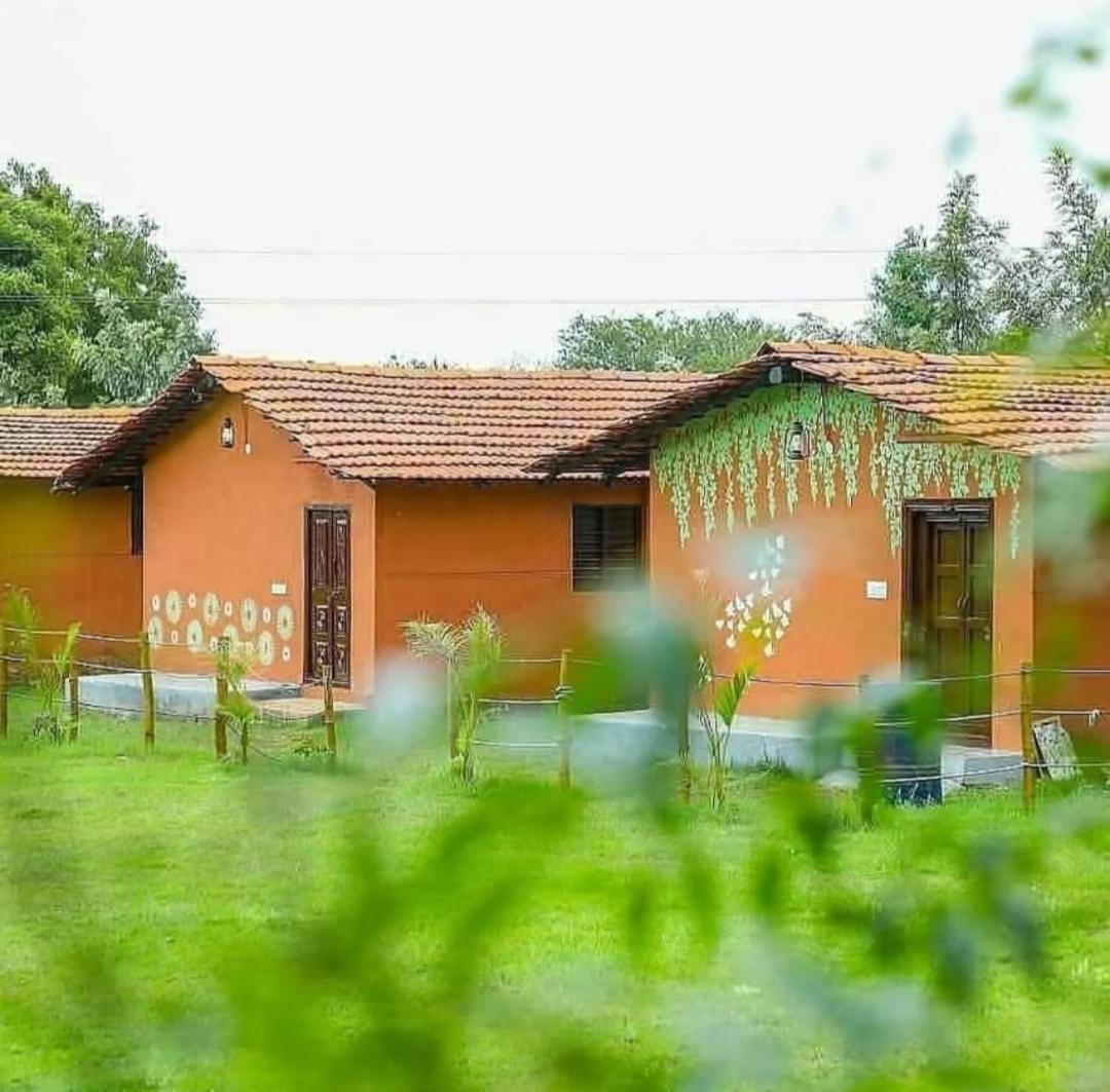 Hotel Dejavoo Gādigarpālya Esterno foto